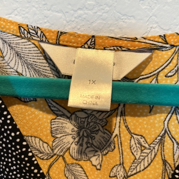 Beautiful wrap blouse - Picture 2 of 4